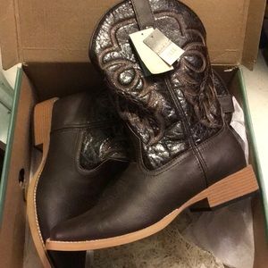 Women’s Roper boots size 11 NWT!!